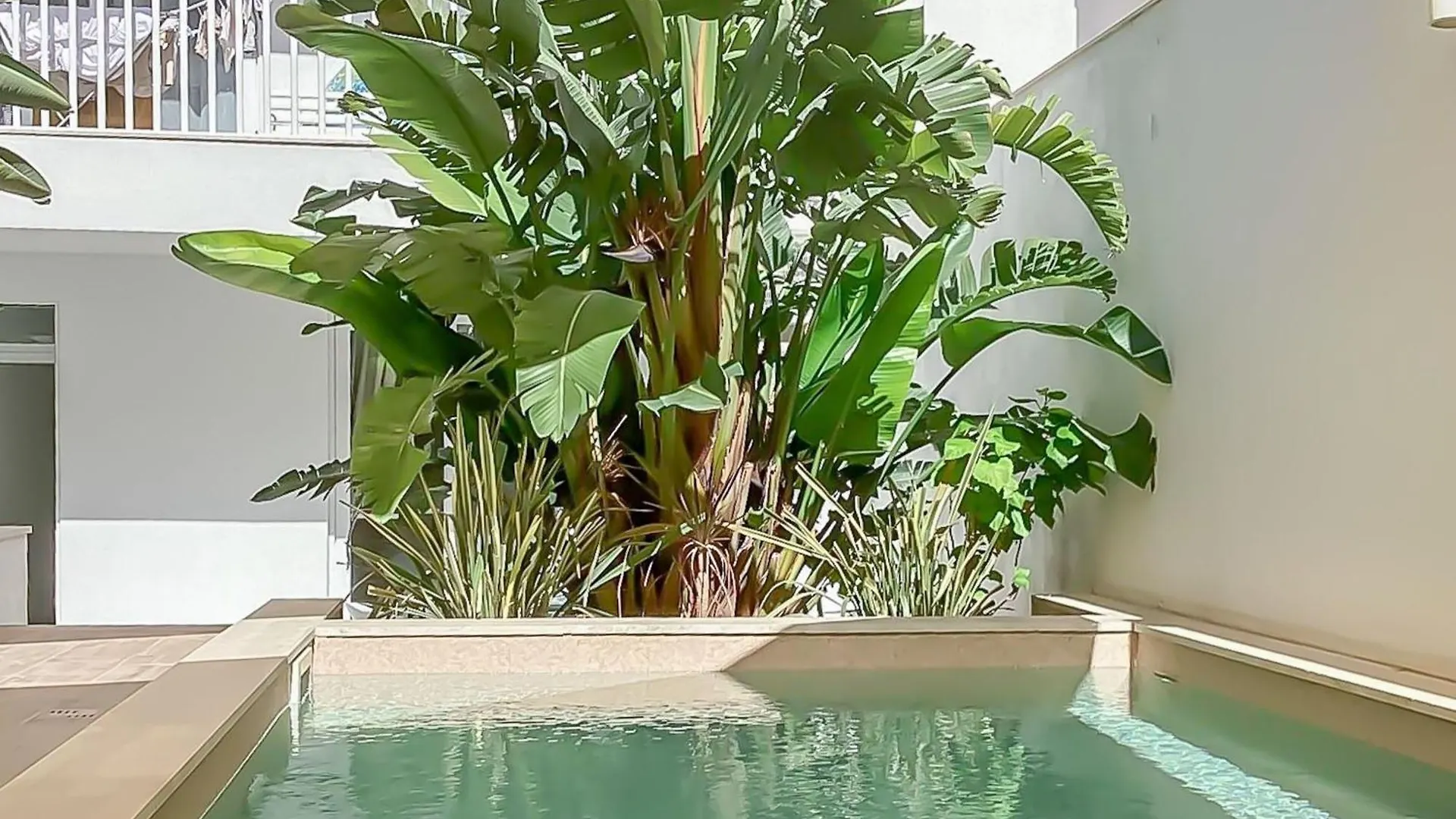 Modern Beautiful Pool And Sea Apt Qawra - Happy Rentals