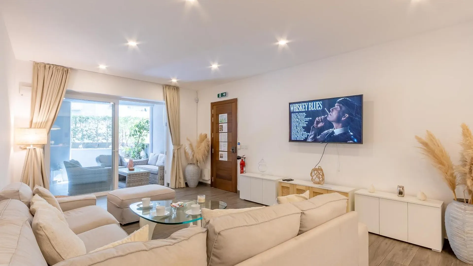 Modern Beautiful Pool And Sea Apt Qawra - Happy Rentals Malta