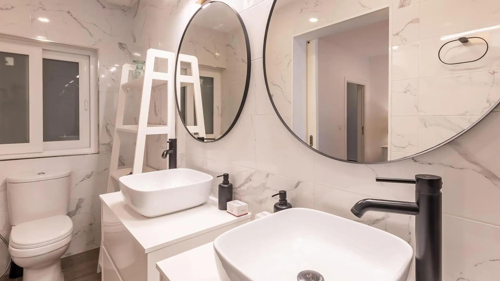 Modern Beautiful Pool And Sea Apt Qawra - Happy Rentals 0*,