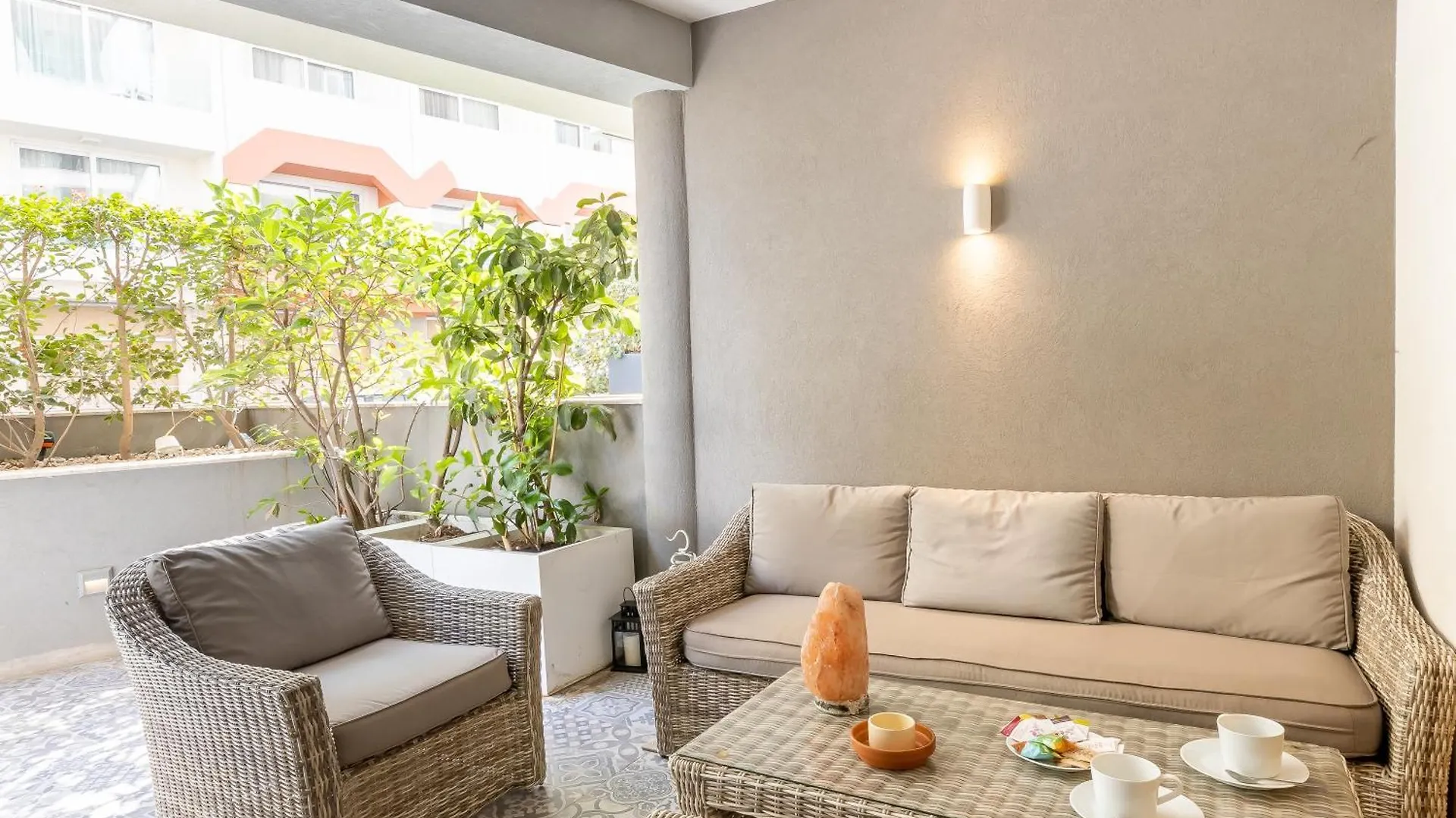 Apartment Modern Beautiful Pool And Sea Apt Qawra - Happy Rentals